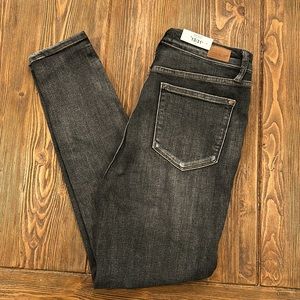 NEW WITH TAGS Judy Blue dark blue skinny jeans. Size 13 (31)
